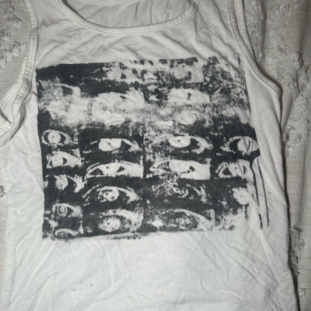 Graphic Print Sleeveless White Tank Top